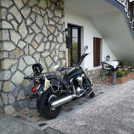 Villa De Ros Salò Exteriör bild